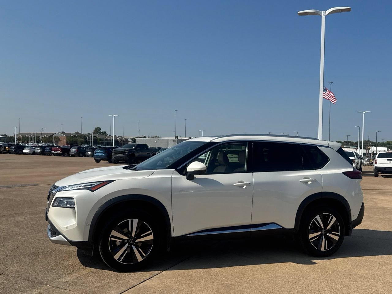 Certified 2023 Nissan Rogue Platinum w/ Platinum Premium Package AWD/4WD image 10