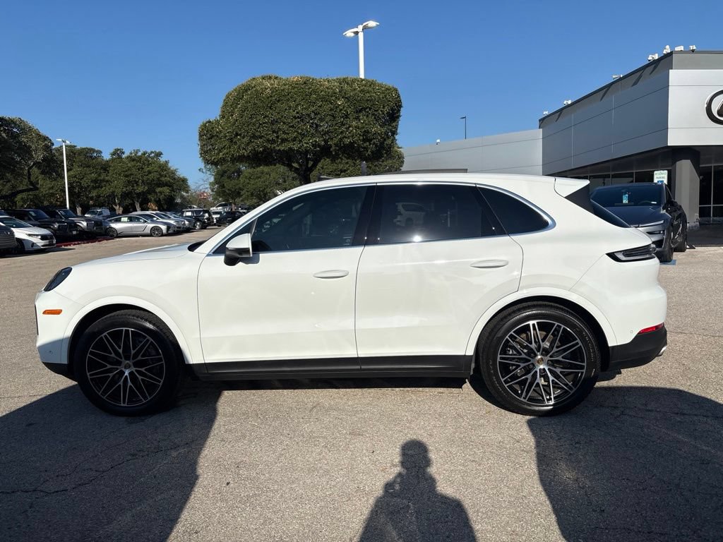 Used 2024 Porsche Cayenne AWD/4WD image 2