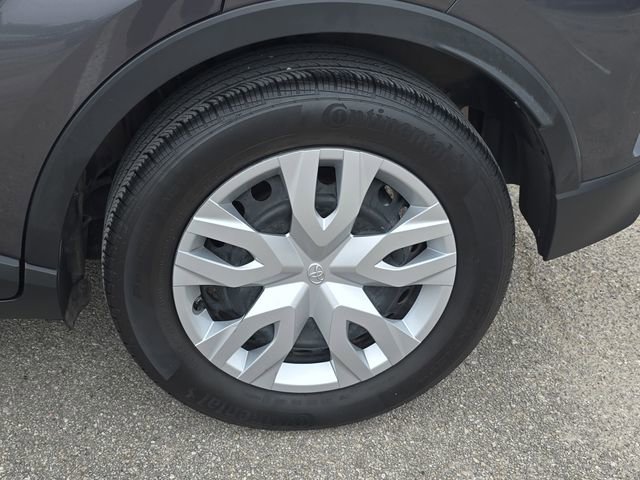 Used 2021 Toyota C-HR LE FWD image 33