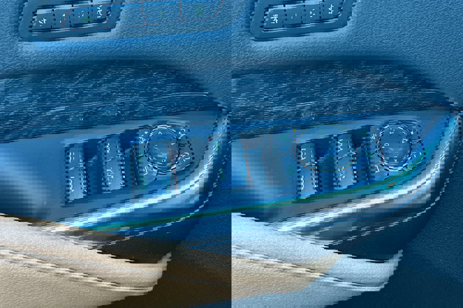 Used 2024 Cadillac XT4 Sport image 13