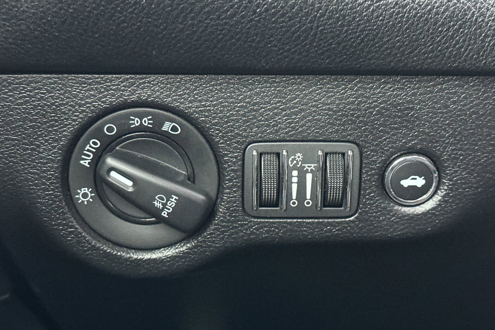 Used 2019 Dodge Challenger GT w/ Blacktop Package image 28