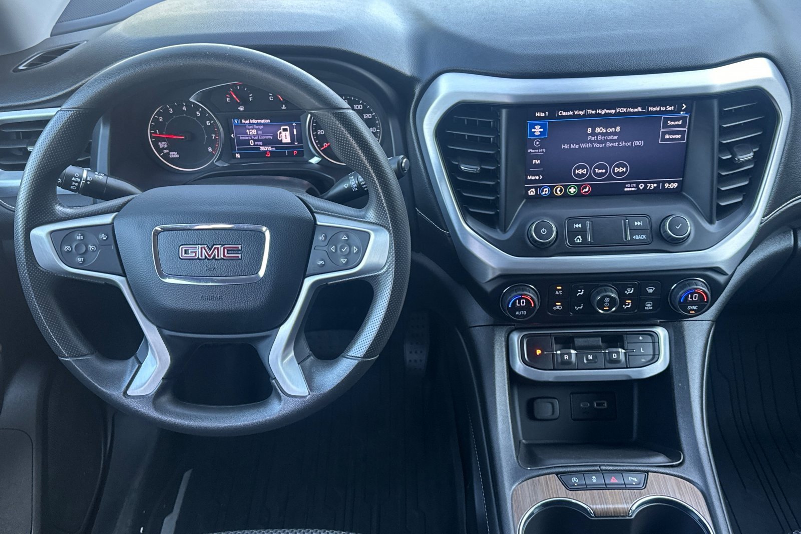 Used 2023 GMC Acadia SLE image 14