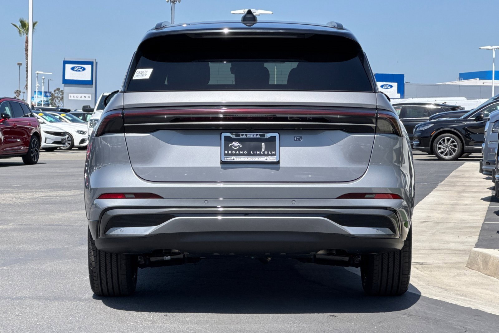 New 2025 Lincoln Nautilus Reserve w/ Jet Appearance Package image 4