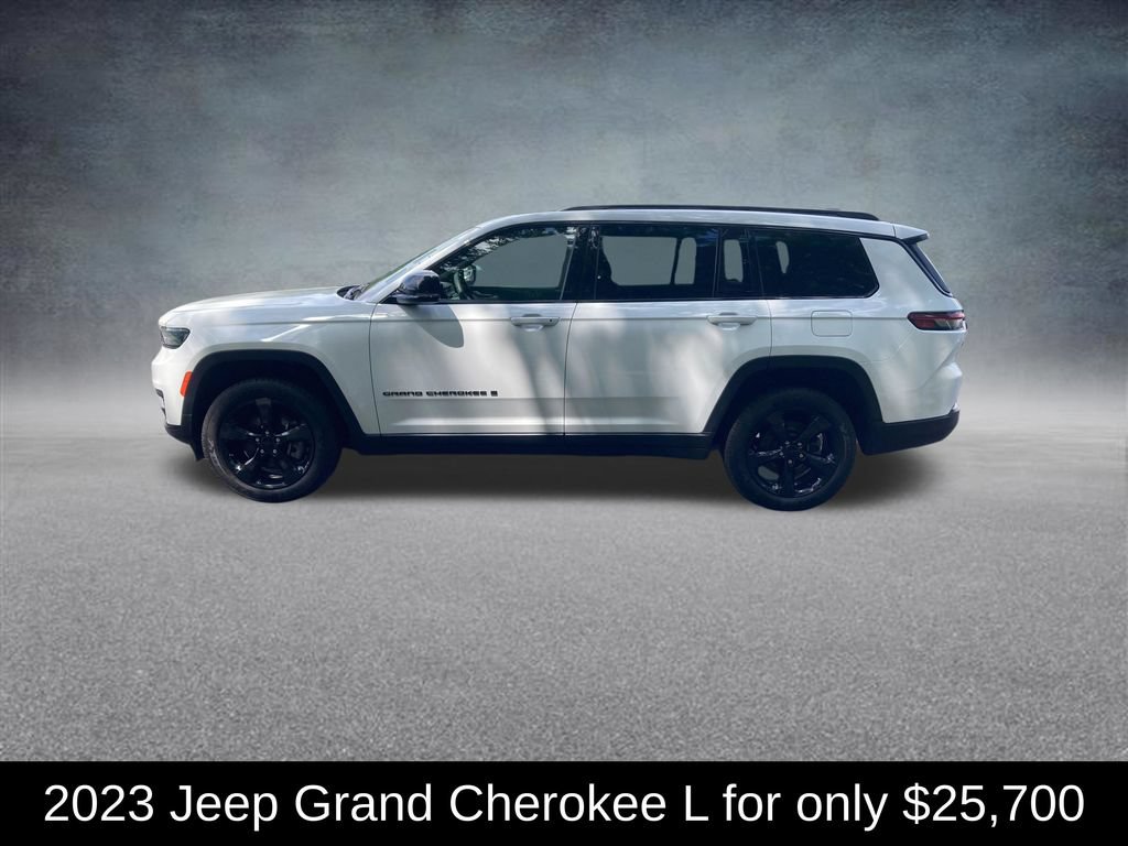 Used 2023 Jeep Grand Cherokee L Laredo w/ Luxury Tech Group I AWD/4WD image 2