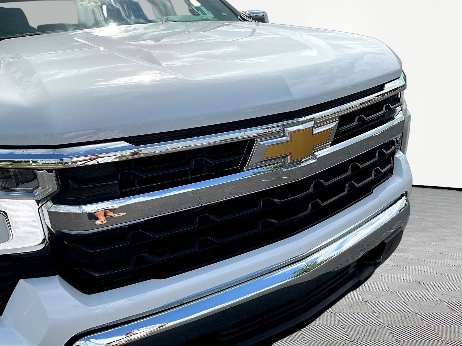 Used 2024 Chevrolet Silverado 1500 LT AWD/4WD image 33