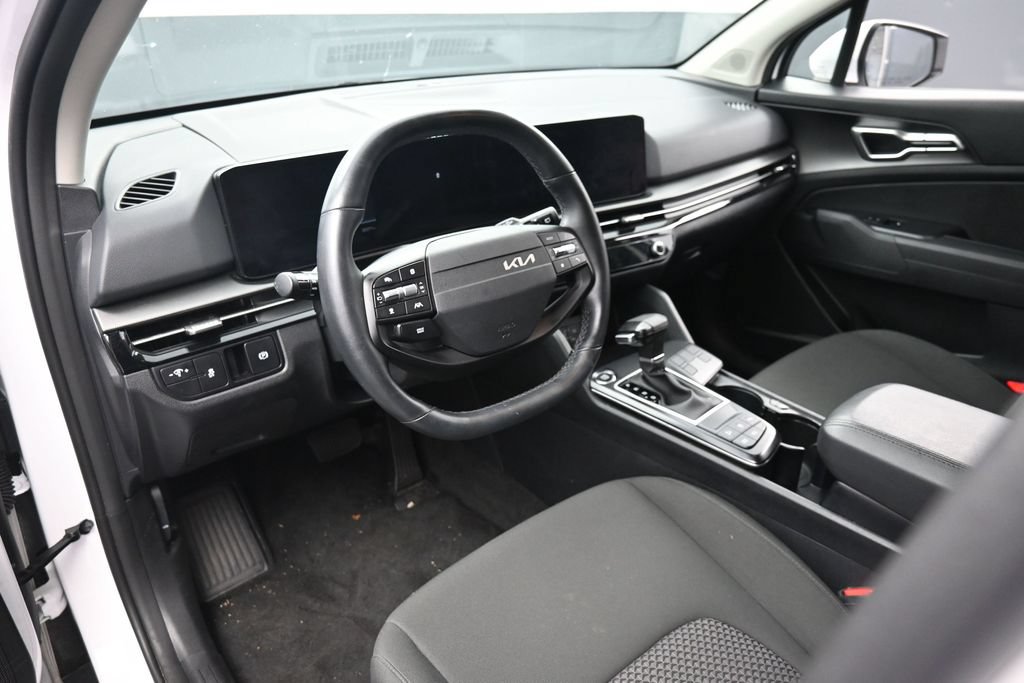 Used 2026 Kia Sportage LX FWD image 18