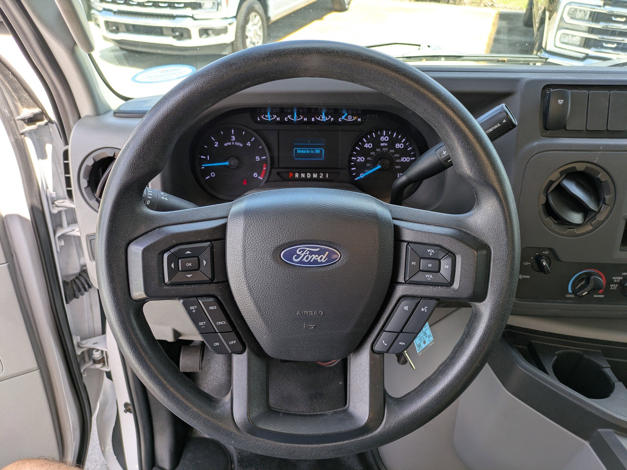 Certified 2023 Ford E-450 and Econoline 450 Super Duty w/ Power Windows & Locks Group RWD image 22