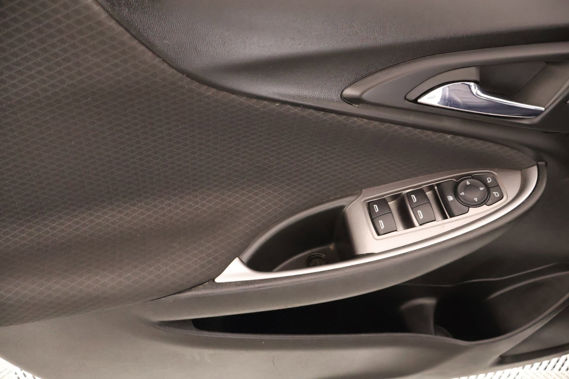 Used 2023 Chevrolet Malibu LS FWD image 14