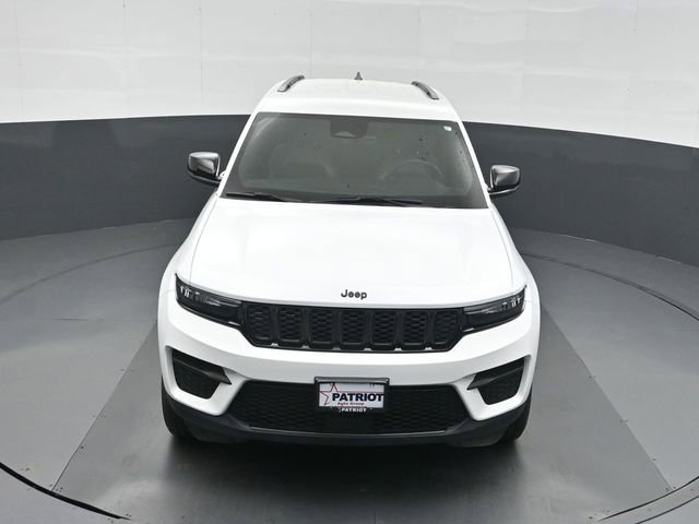 Used 2025 Jeep Grand Cherokee Altitude image 35