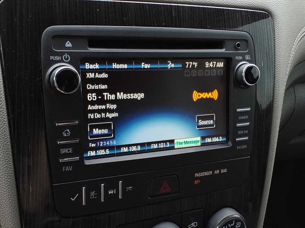 Used 2015 Chevrolet Traverse LT w/ Style and Technology Package FWD image 10