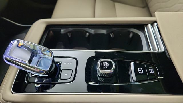 New 2026 Volvo XC90 B6 Plus w/ Protection Package AWD/4WD image 17