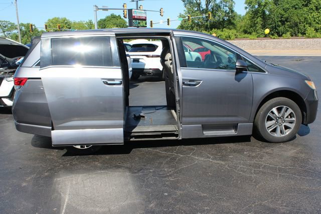 Used 2014 Honda Odyssey Touring Elite image 12