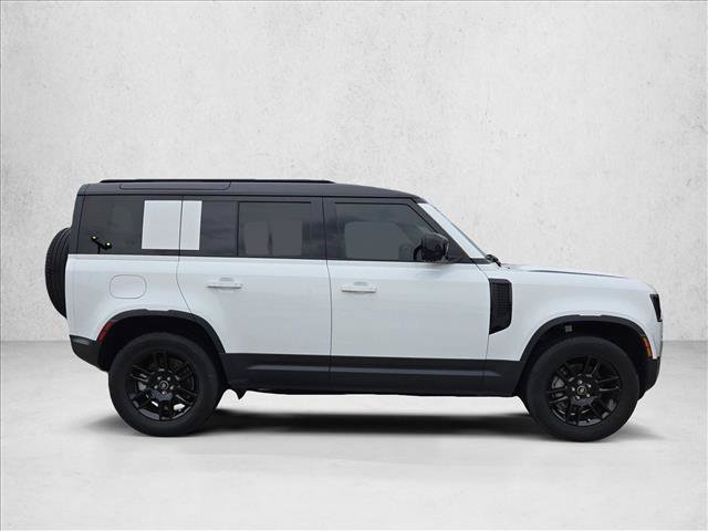 Used 2025 Land Rover Defender 110 S AWD/4WD image 4