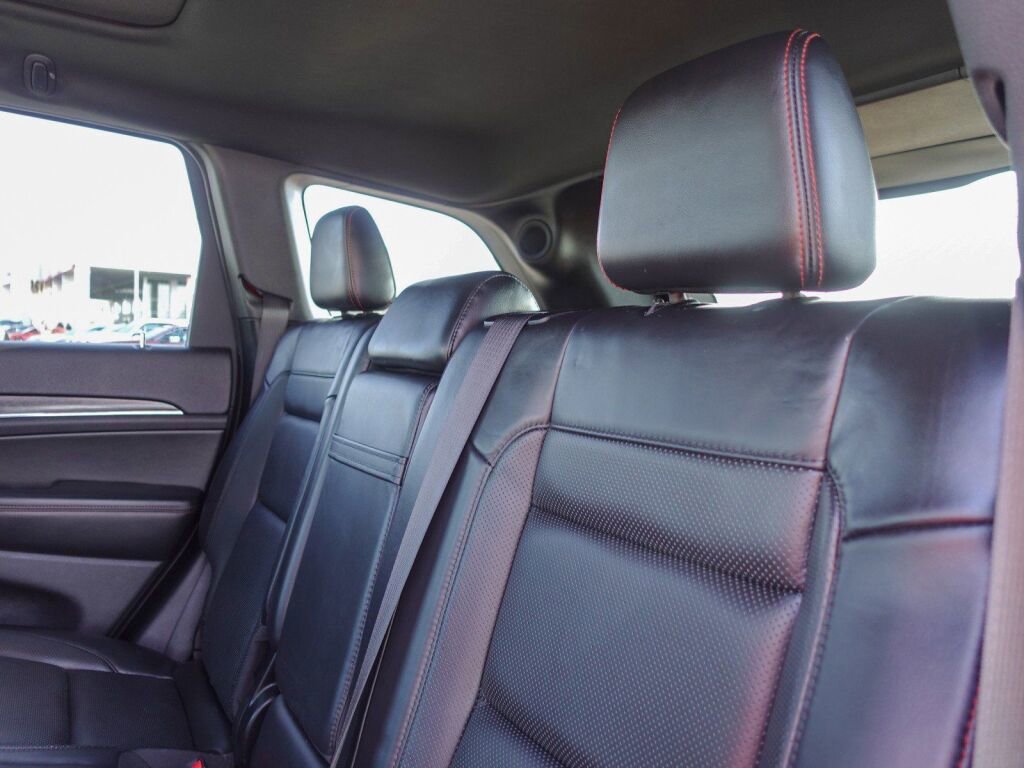 Used 2017 Jeep Grand Cherokee Trailhawk w/ Trailhawk Luxury Group image 11