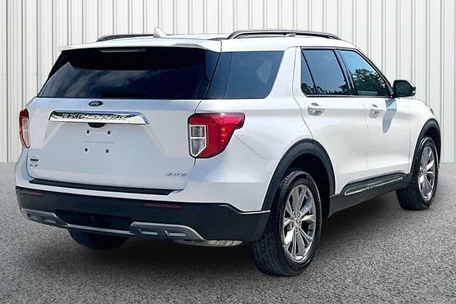 Used 2023 Ford Explorer XLT w/ Equipment Group 202A AWD/4WD image 11