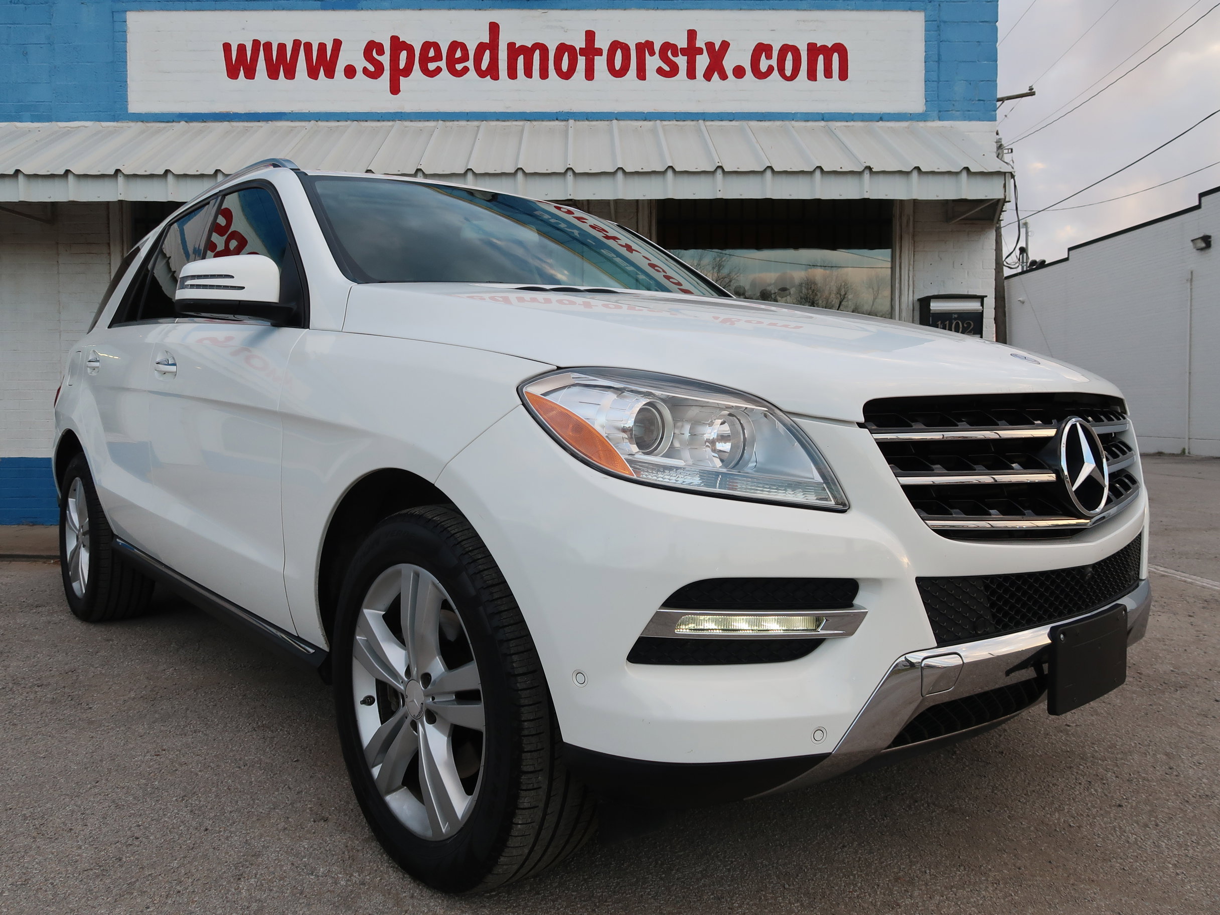 Used 2015 Mercedes-Benz ML 250 BlueTEC 4MATIC w/ Premium 1 Package image 6