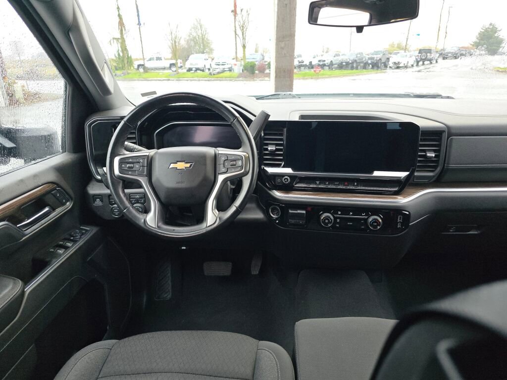 Used 2024 Chevrolet Silverado 3500 LT image 15