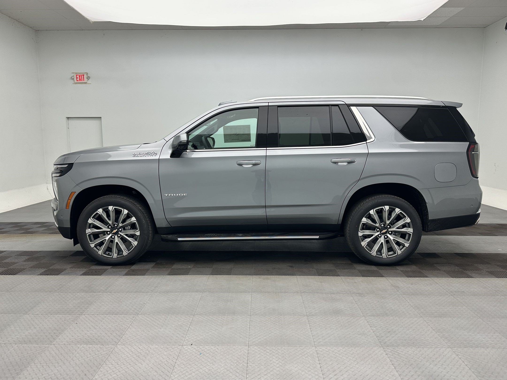 New 2026 Chevrolet Tahoe High Country w/ Sun And Tow Package AWD/4WD image 2
