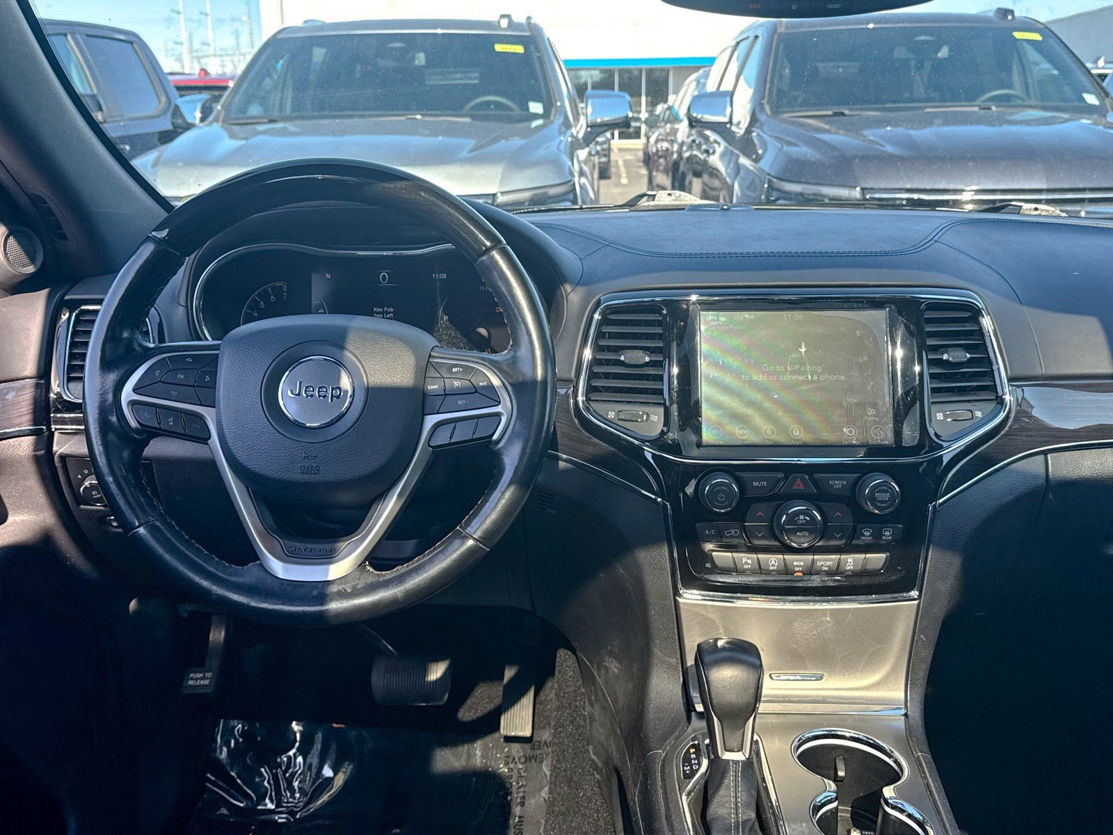 Used 2020 Jeep Grand Cherokee Overland AWD/4WD image 23