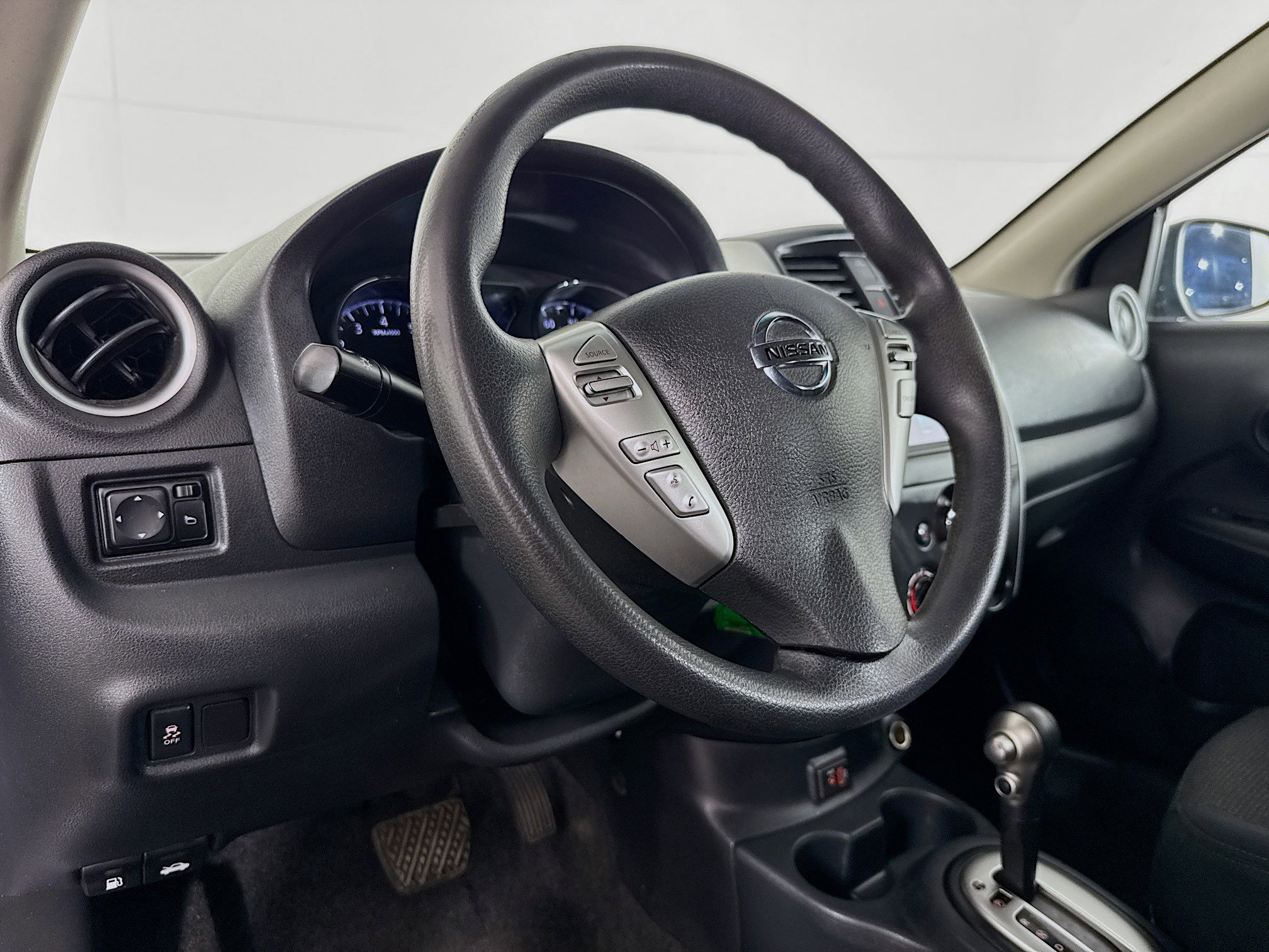 Used 2019 Nissan Versa SV image 21