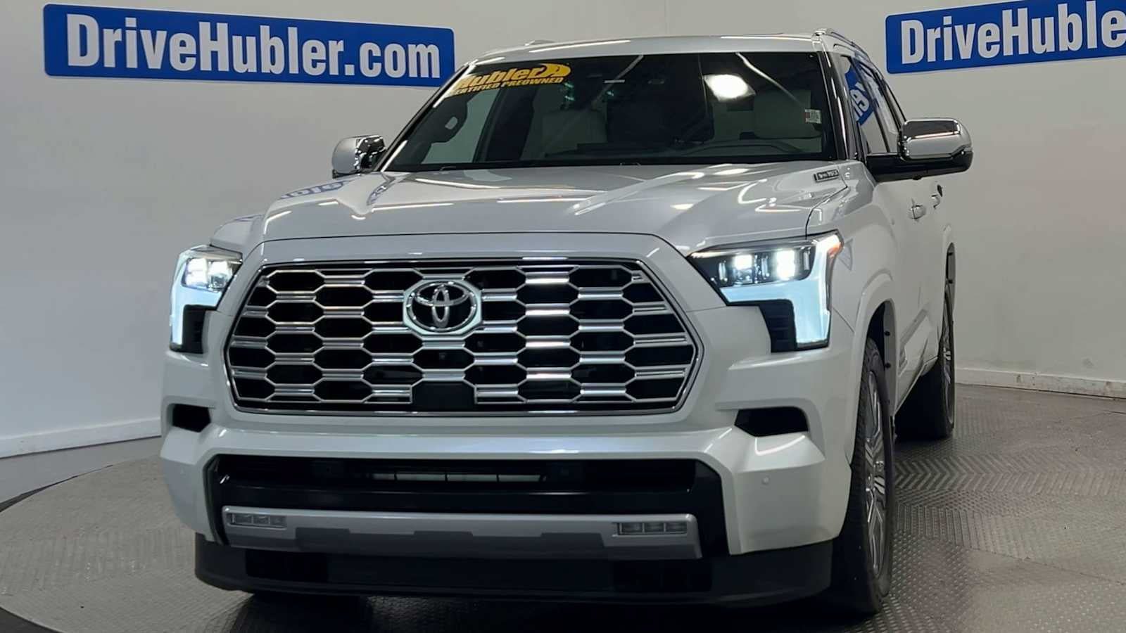 Used 2023 Toyota Sequoia Capstone AWD/4WD image 3