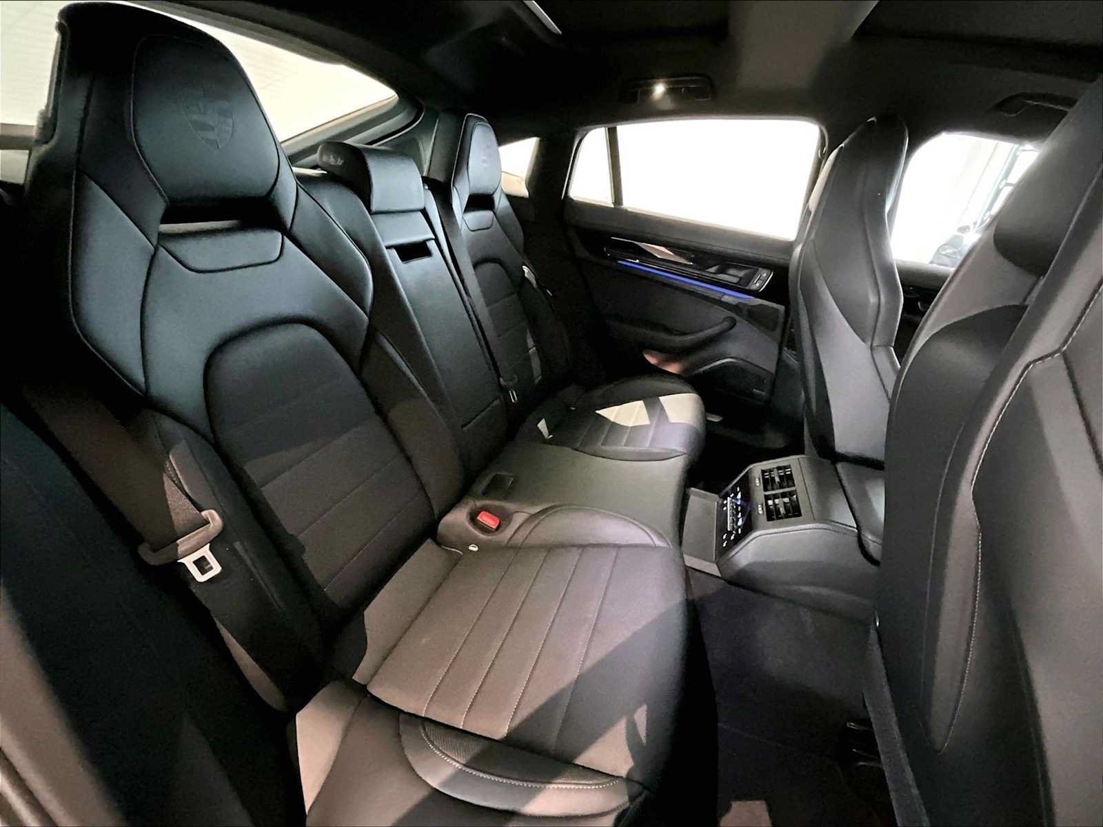 Used 2025 Porsche Panamera 4 AWD/4WD image 31