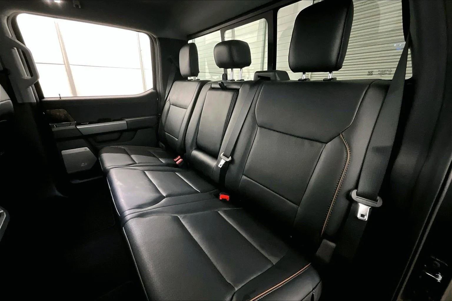 New 2026 Ford F250 Lariat w/ Black Appearance Package image 25