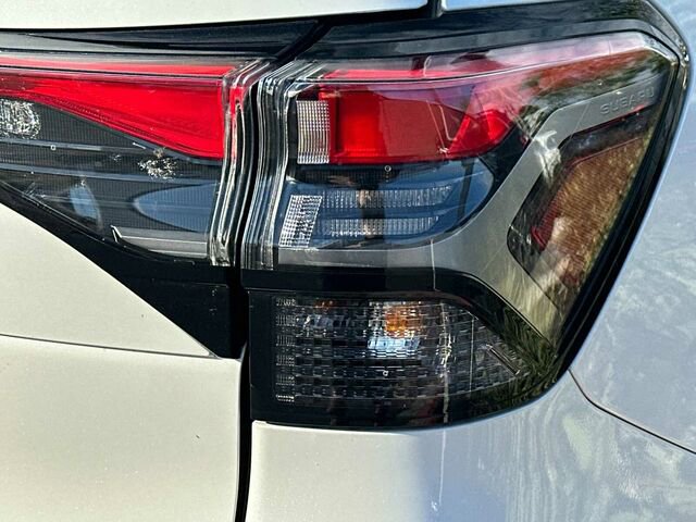 Certified 2025 Subaru Forester Premium AWD/4WD image 33
