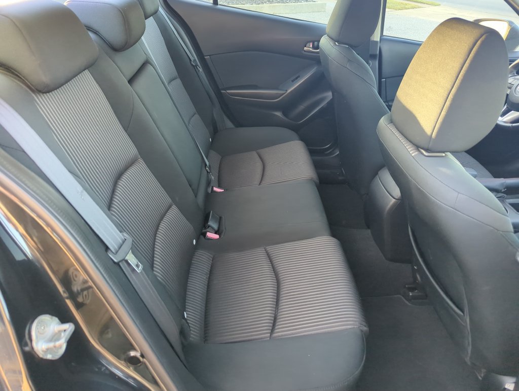 Used 2014 MAZDA MAZDA3 i Touring w/ Moonroof Package 1 FWD image 30