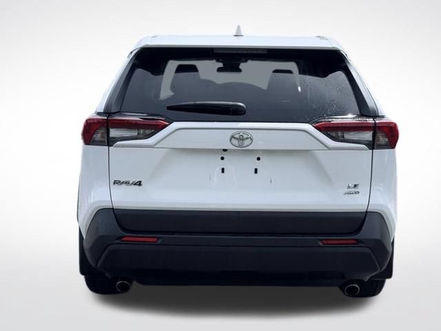 Used 2023 Toyota RAV4 LE AWD/4WD image 7