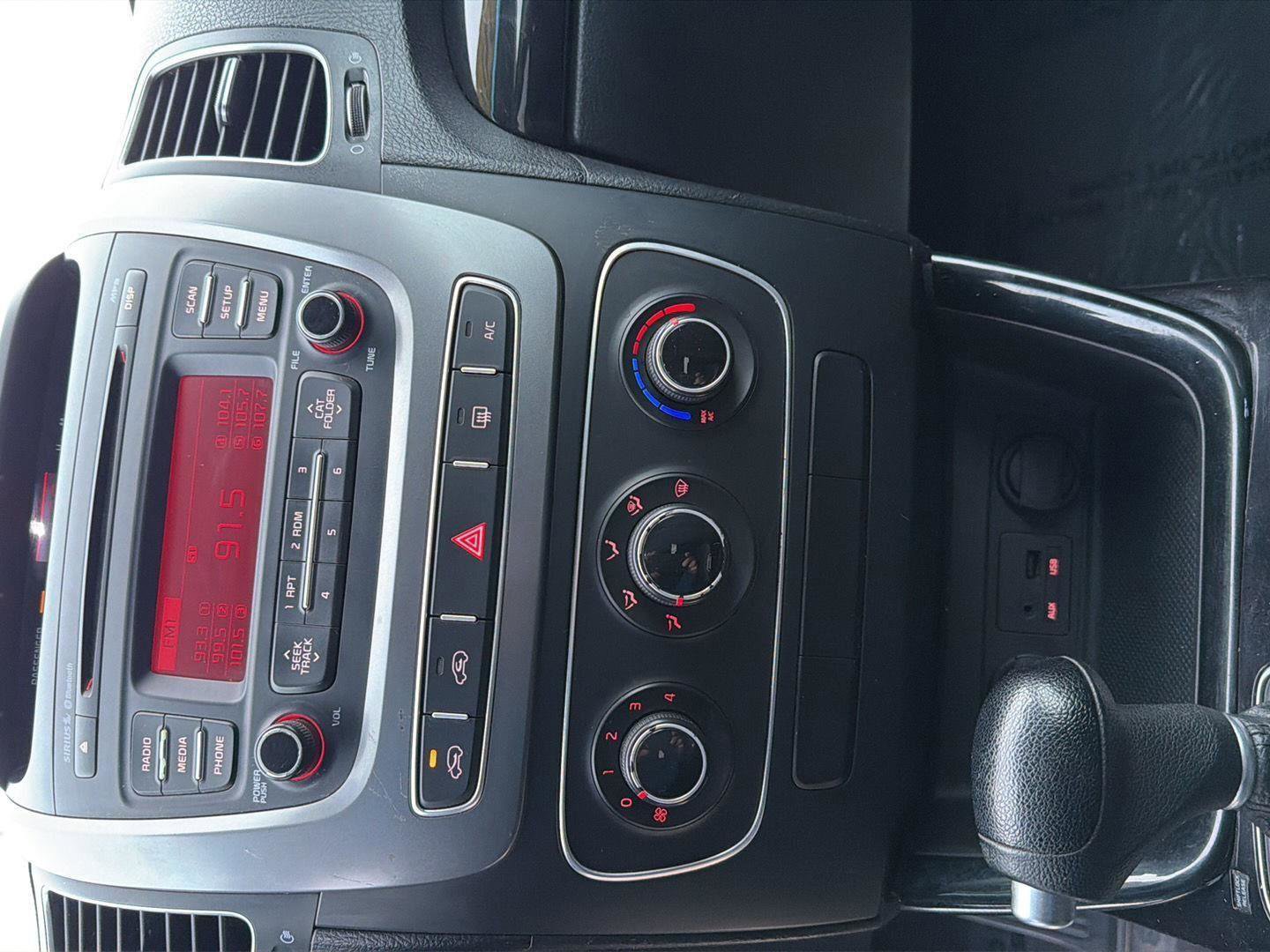 Used 2014 Kia Sorento LX image 33