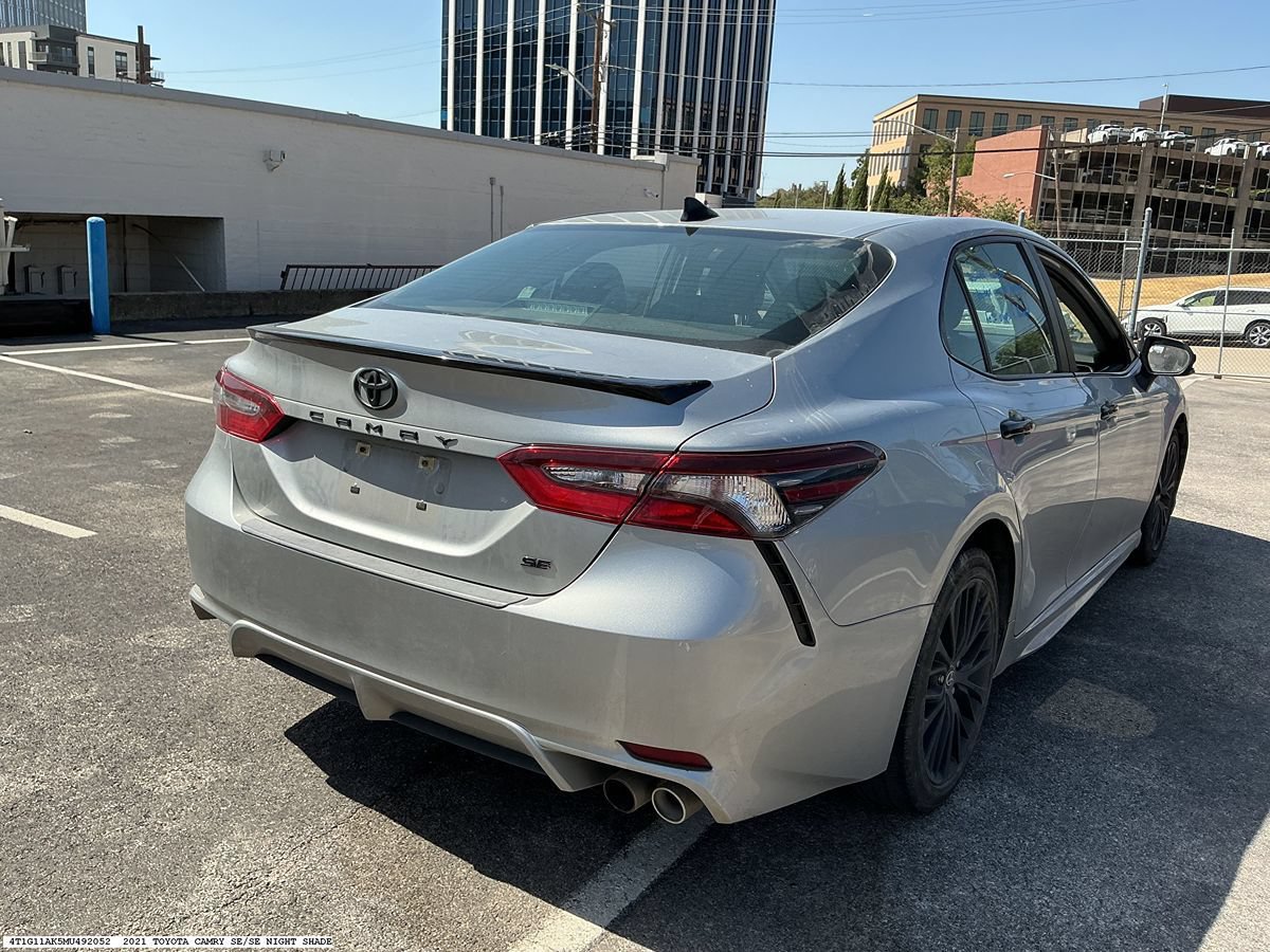 Used 2021 Toyota Camry SE FWD image 6