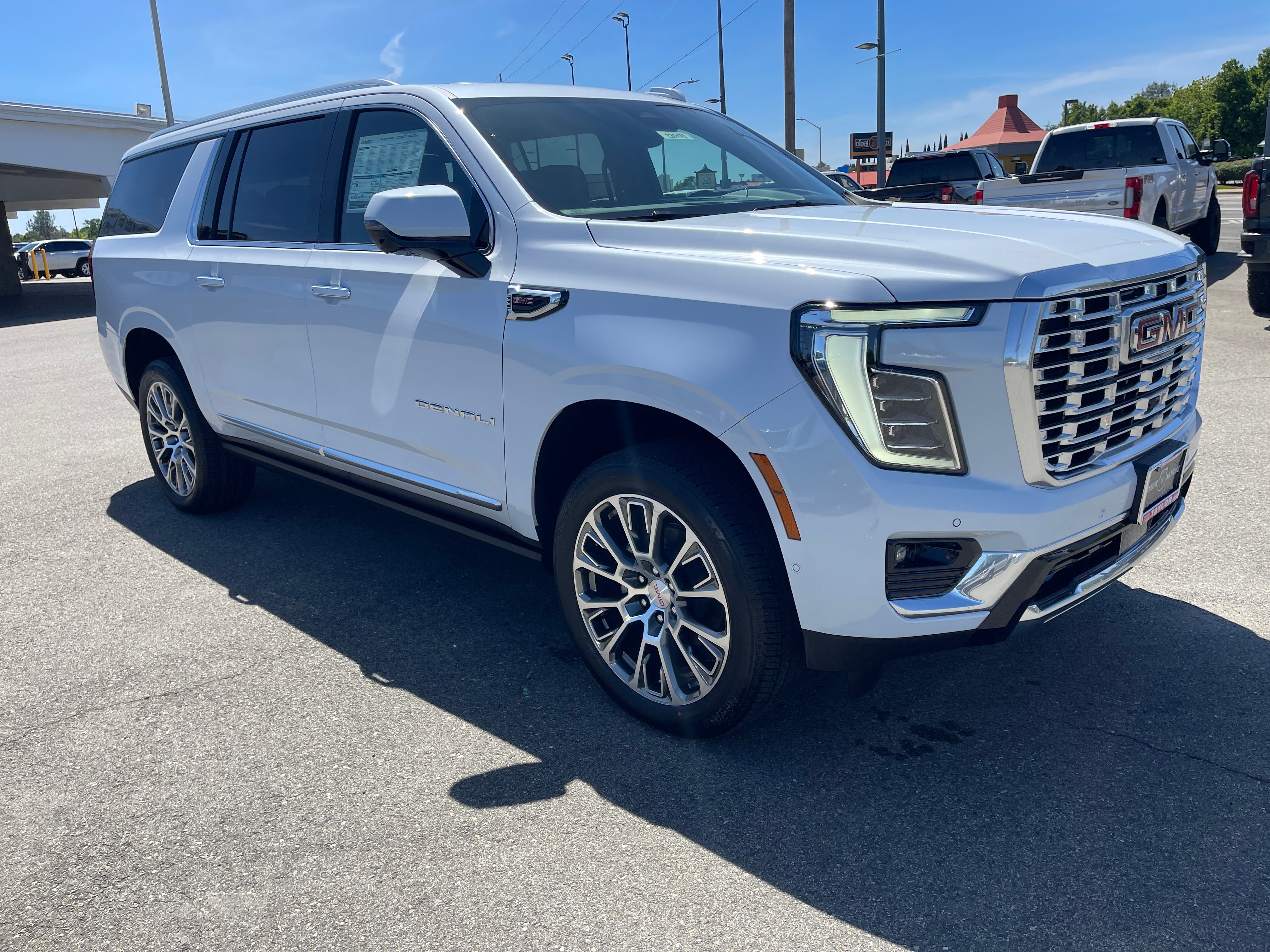 New 2026 GMC Yukon XL Denali AWD/4WD image 3