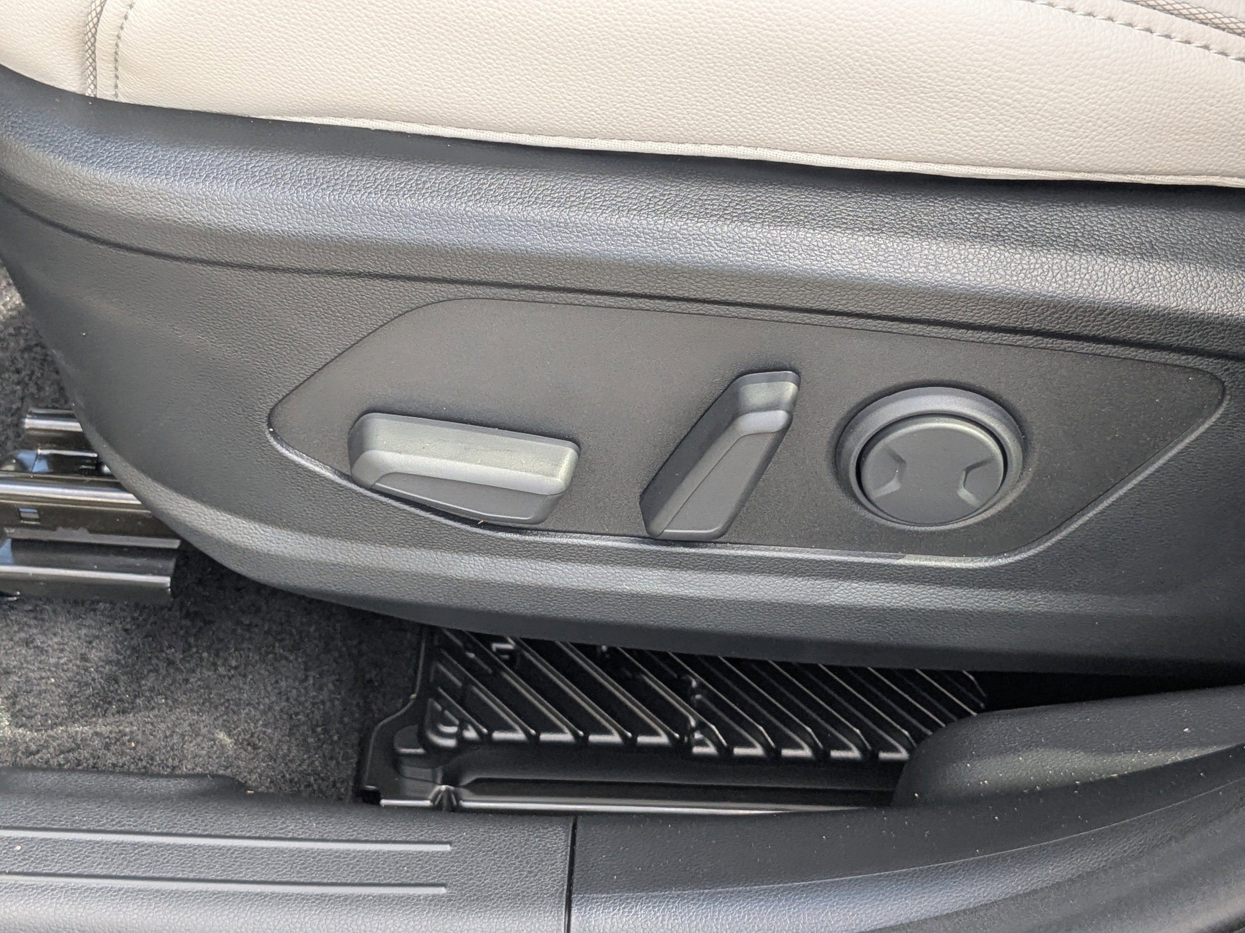 New 2026 Hyundai Tucson Limited image 22