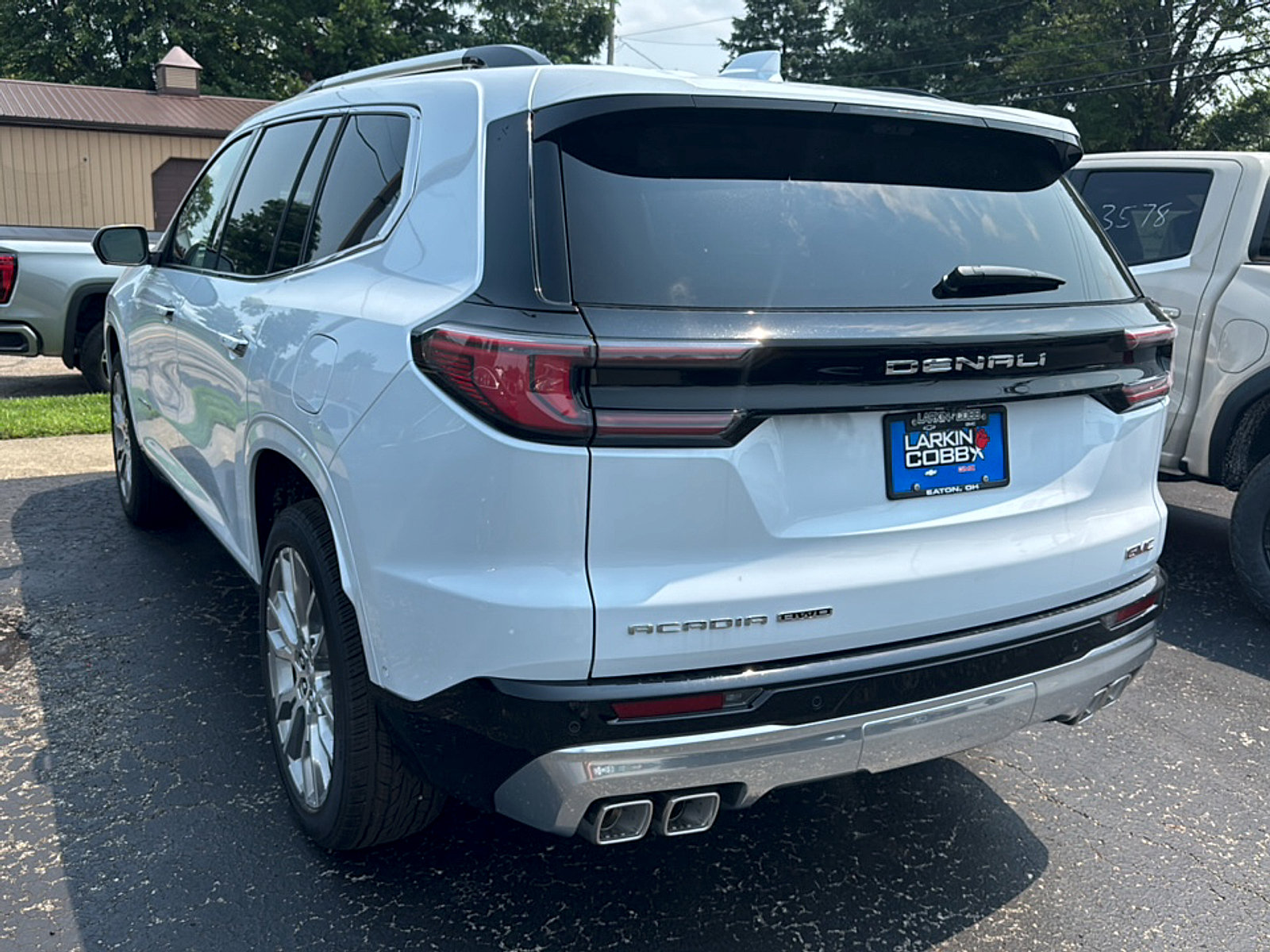 New 2027 GMC Acadia Denali w/ Denali Reserve Package AWD/4WD image 5