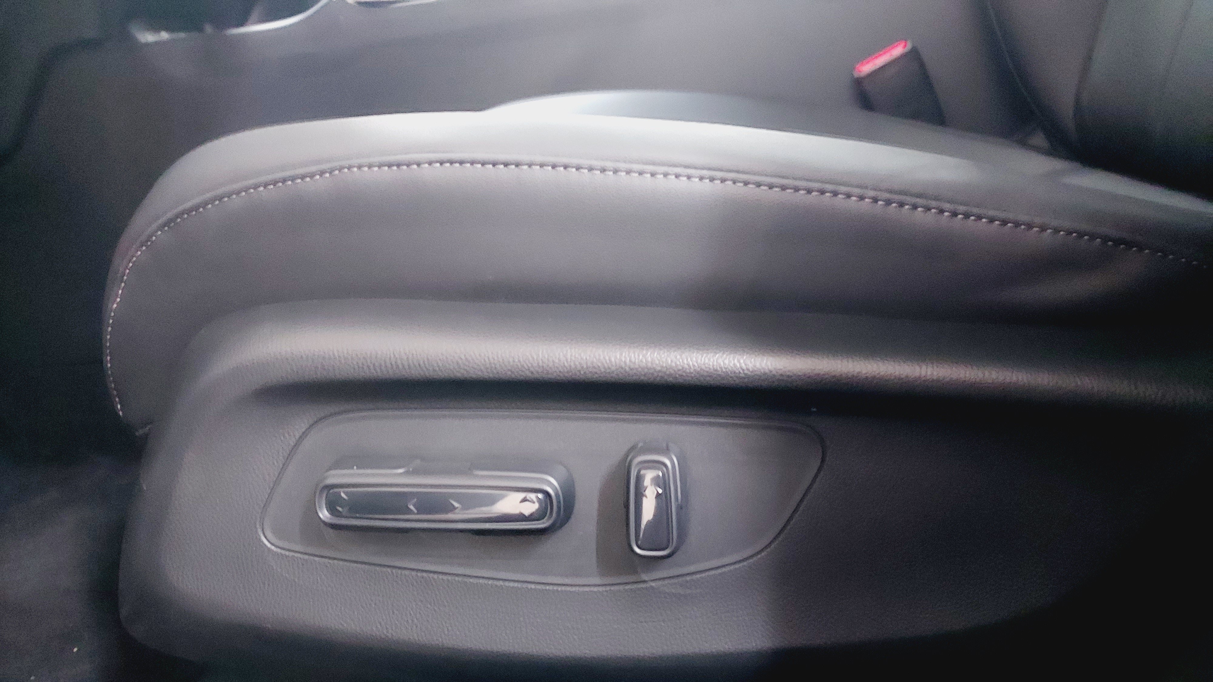 Certified 2025 Acura ADX FWD image 39