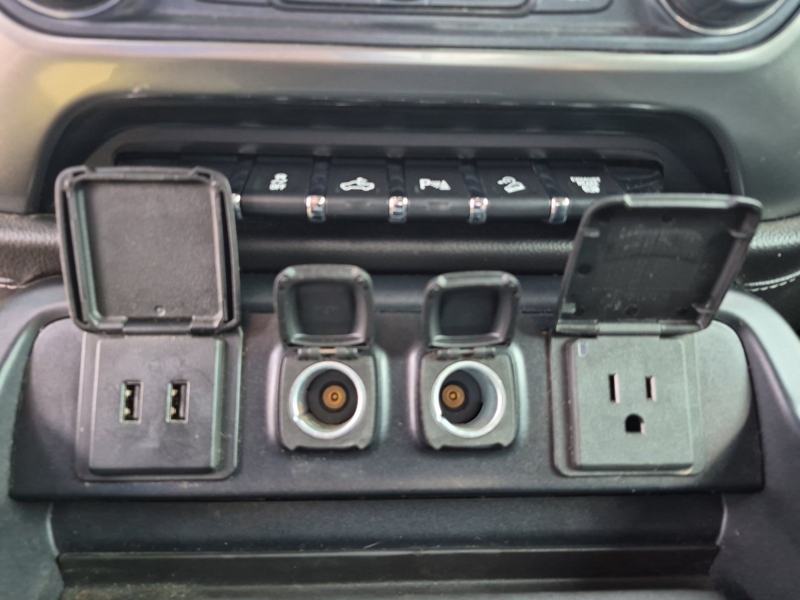 Used 2019 Chevrolet Silverado 2500 LTZ w/ Duramax Plus Package AWD/4WD image 20
