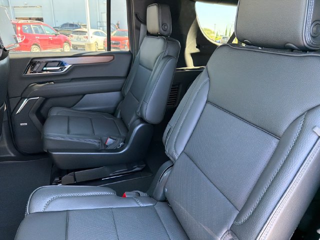 New 2026 GMC Yukon XL Denali w/ Denali Reserve Package AWD/4WD image 19