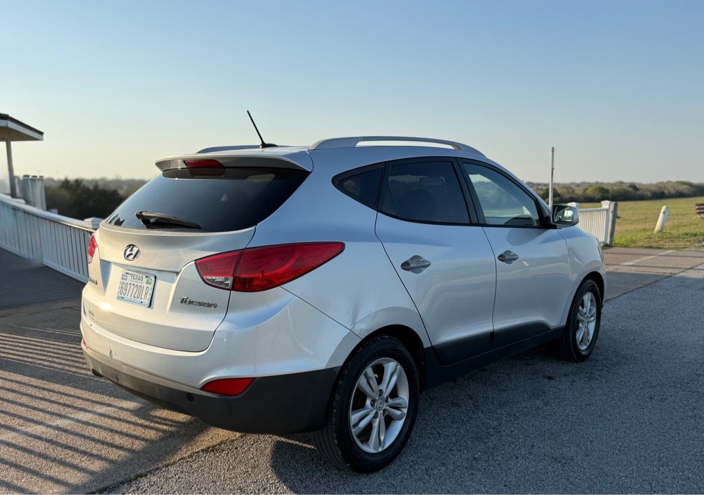 Used 2010 Hyundai Tucson GLS w/ Popular Equipment Pkg 2 FWD image 5