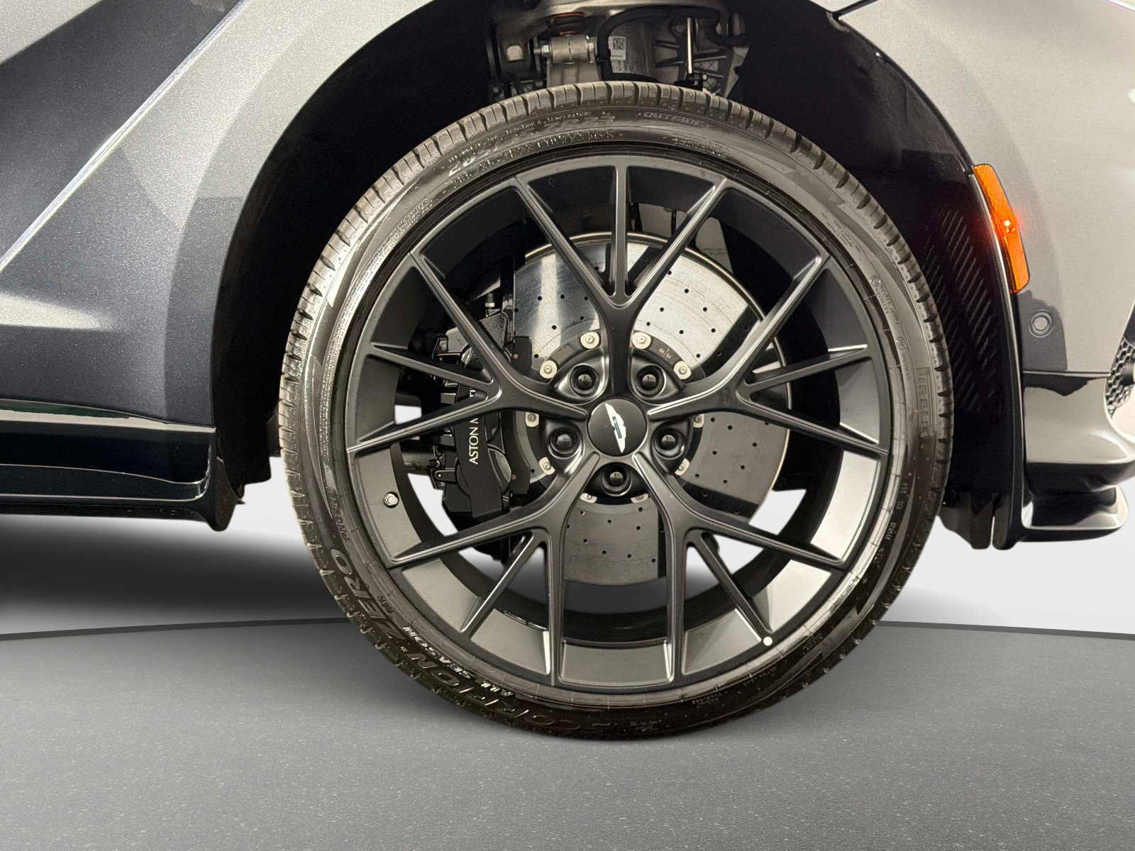 Used 2025 Aston Martin DBX 707 AWD/4WD image 21