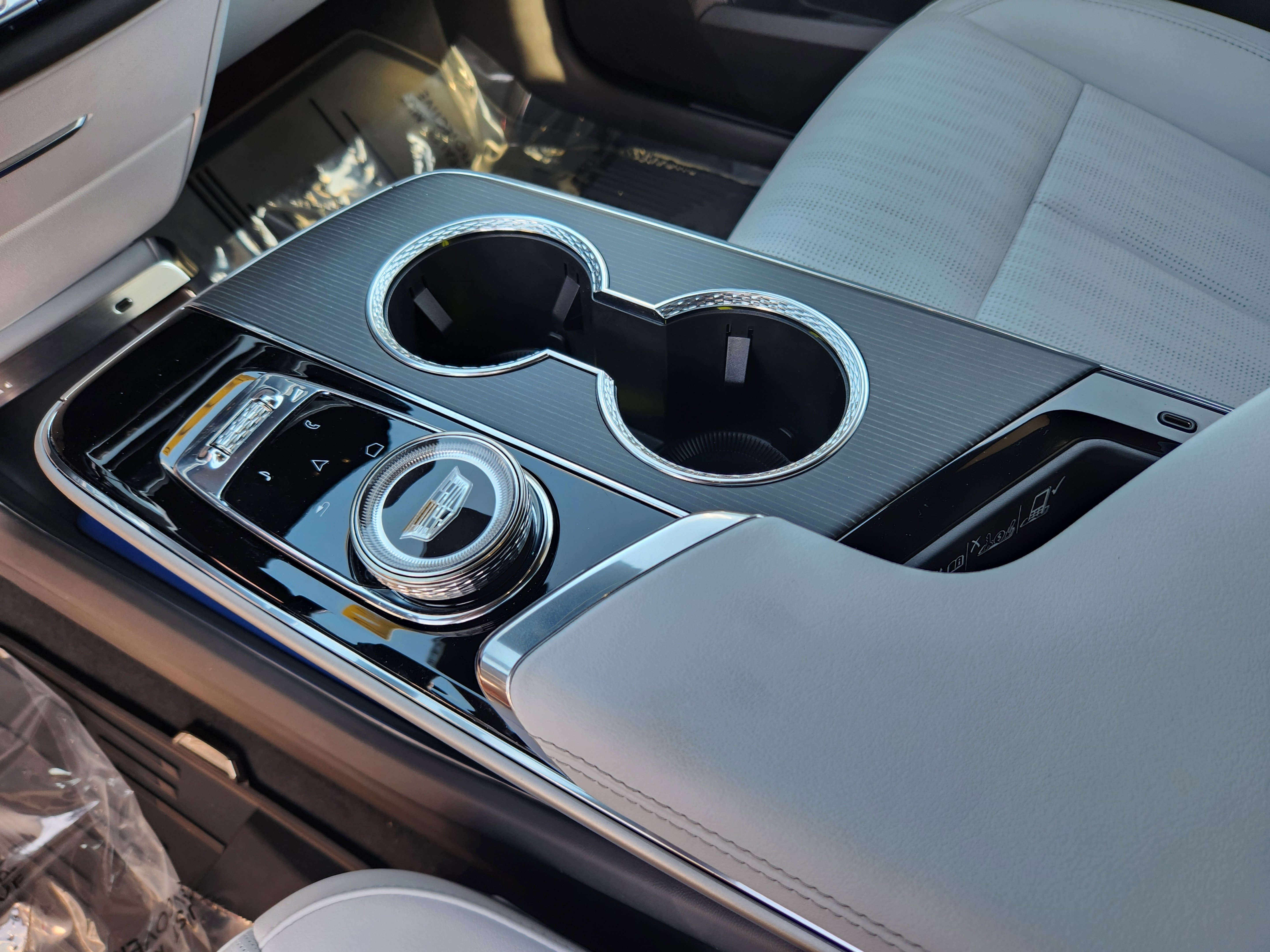 New 2025 Cadillac Lyriq Sport RWD image 30