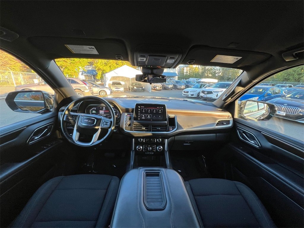 Used 2023 GMC Yukon XL SLE image 12