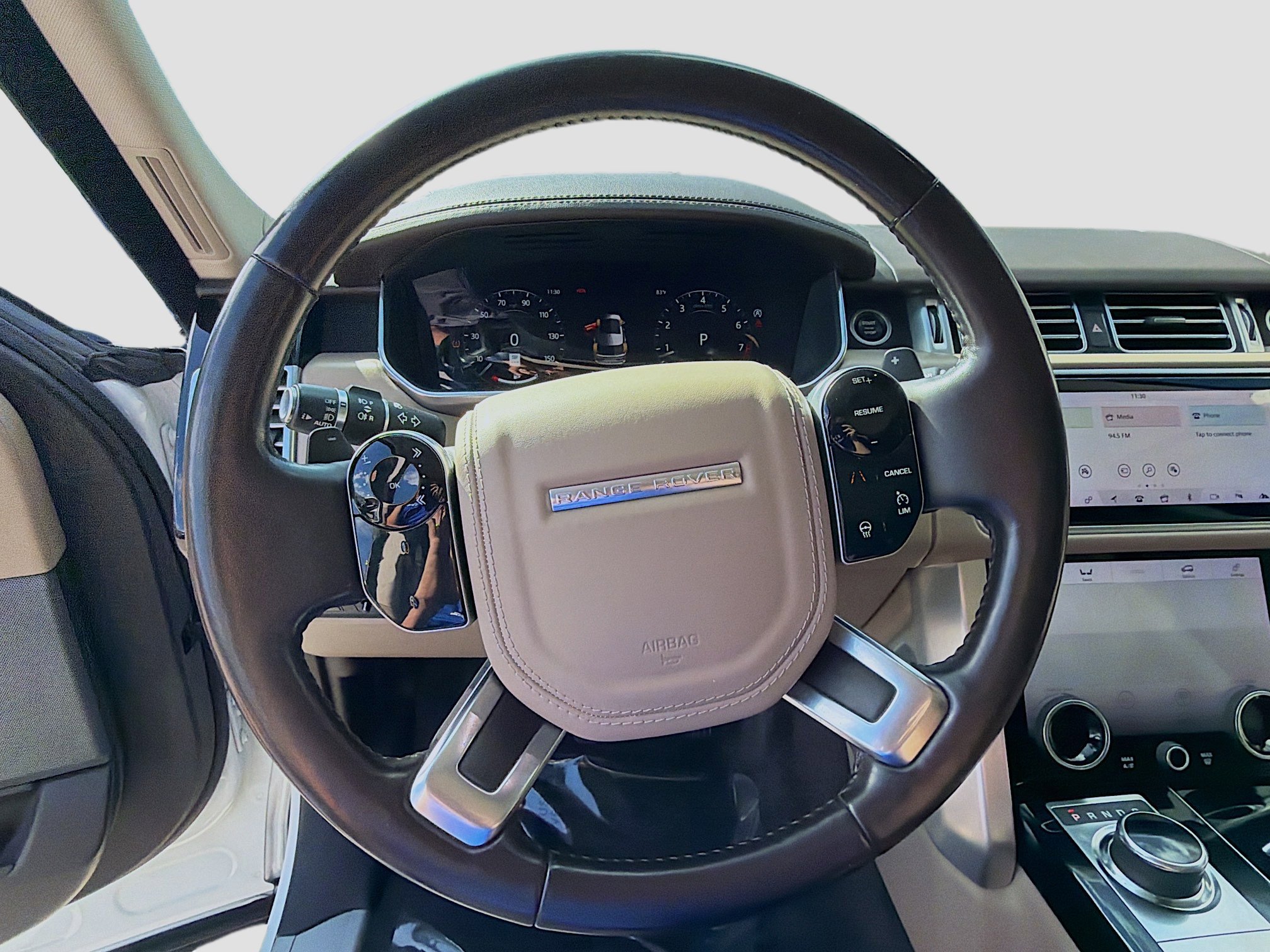 Used 2018 Land Rover Range Rover HSE image 10