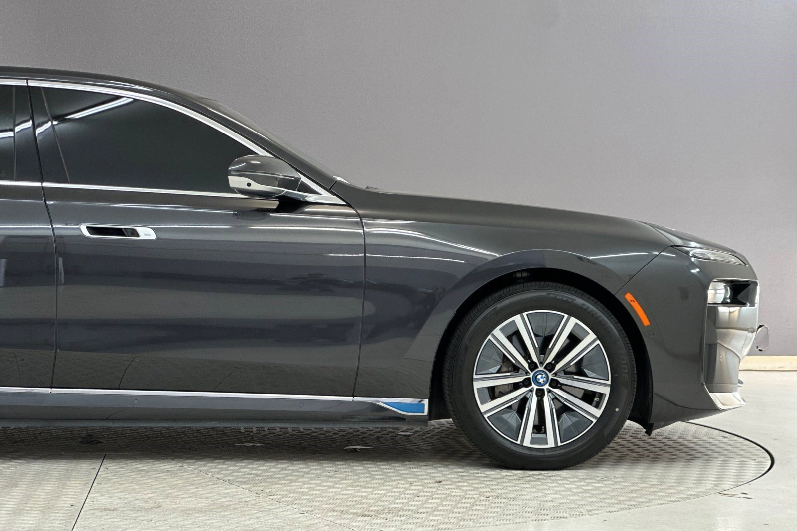 Certified 2023 BMW i7 xDrive60 AWD/4WD image 34