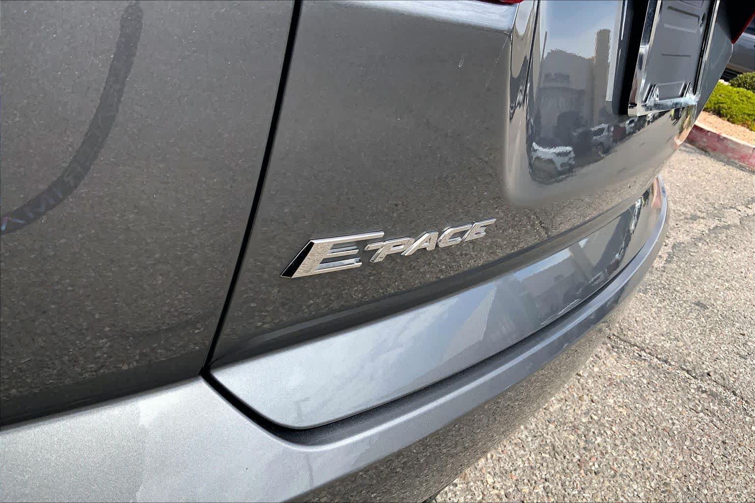 Used 2018 Jaguar E-PACE R-Dynamic SE AWD/4WD image 30