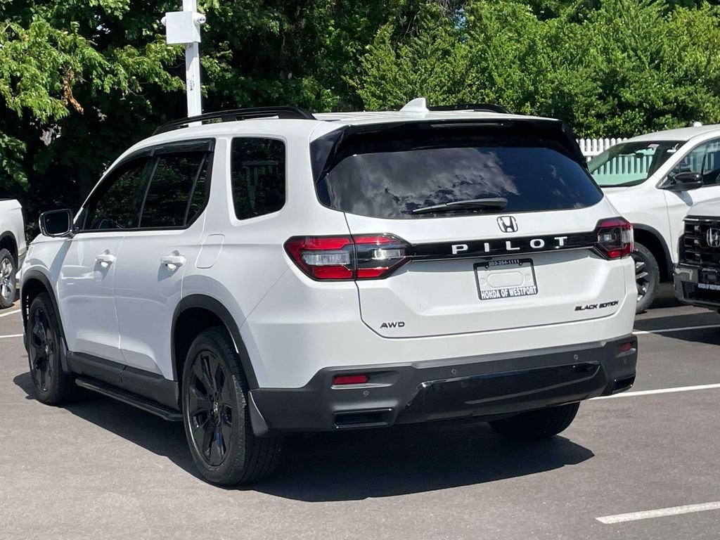 Certified 2026 Honda Pilot Black Edition image 7