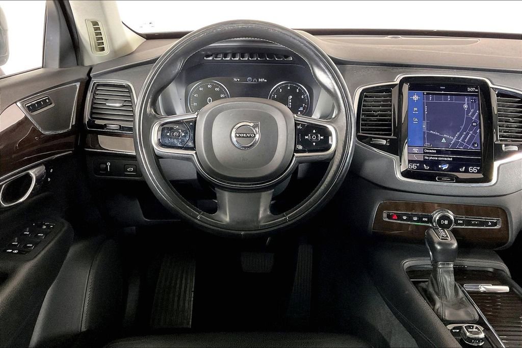 Used 2016 Volvo XC90 T6 Momentum w/ Momentum Plus Package AWD/4WD image 4