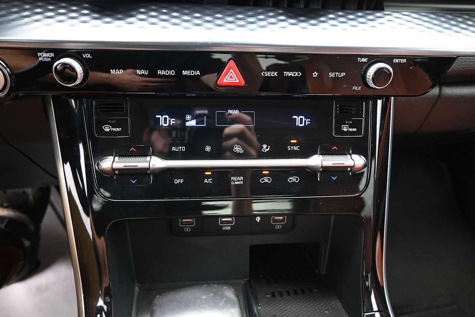 Used 2022 Kia Carnival SX Prestige FWD image 16