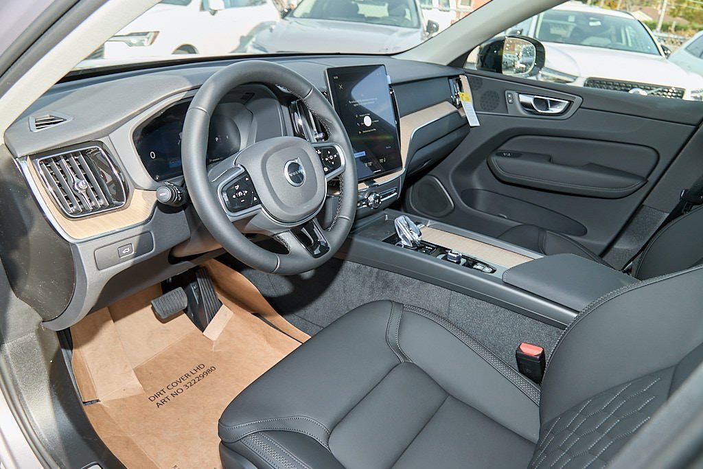 New 2026 Volvo XC60 B5 Plus w/ Protection Package Premier image 12