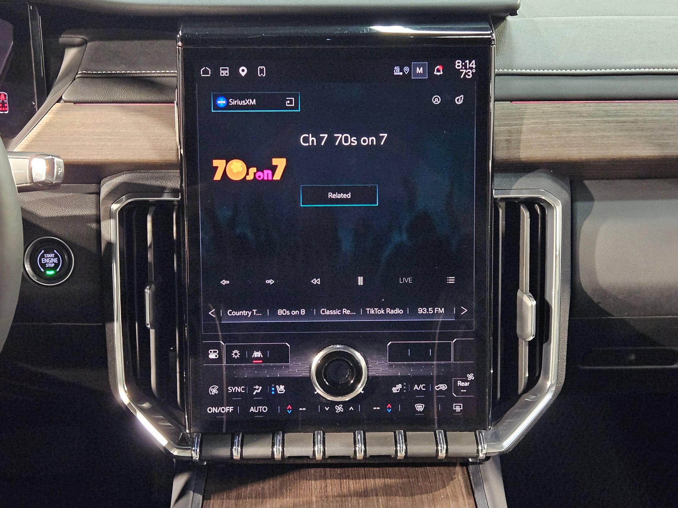 Used 2024 GMC Acadia Denali AWD/4WD image 16